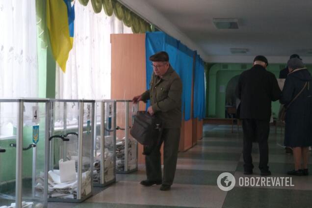  Взрывчатка и фото с бюллетенем: названы главные нарушения на выборах президента Украины