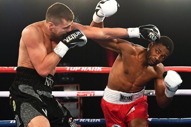 'Это ужасно': легендарный экс-чемпион мира оценил бой Гвоздика