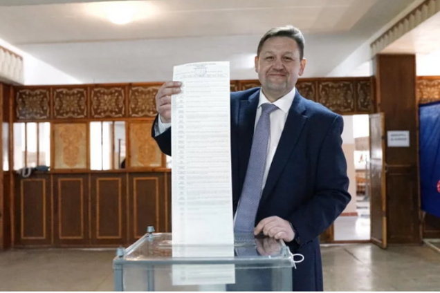 Выборы президента Украины: топ-чиновники попались на нарушении закона