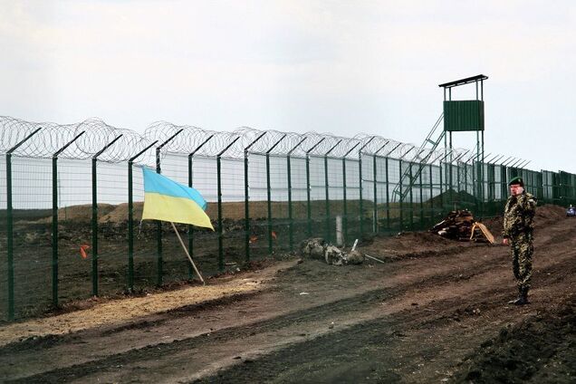"Стена" от России: в Украине скандальный строитель получил еще 20 млн