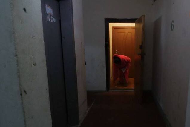 Біля квартири колишньої: у Києві знайшли повішеного чоловіка