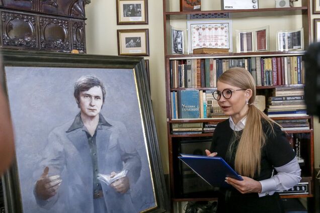 Духовный гимн нации: Тимошенко спела "Червону руту" в музее Ивасюка