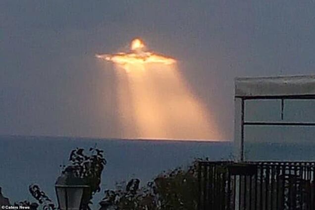 Новое пришествие? В Италии с неба явился лик Иисуса Христа. Фото