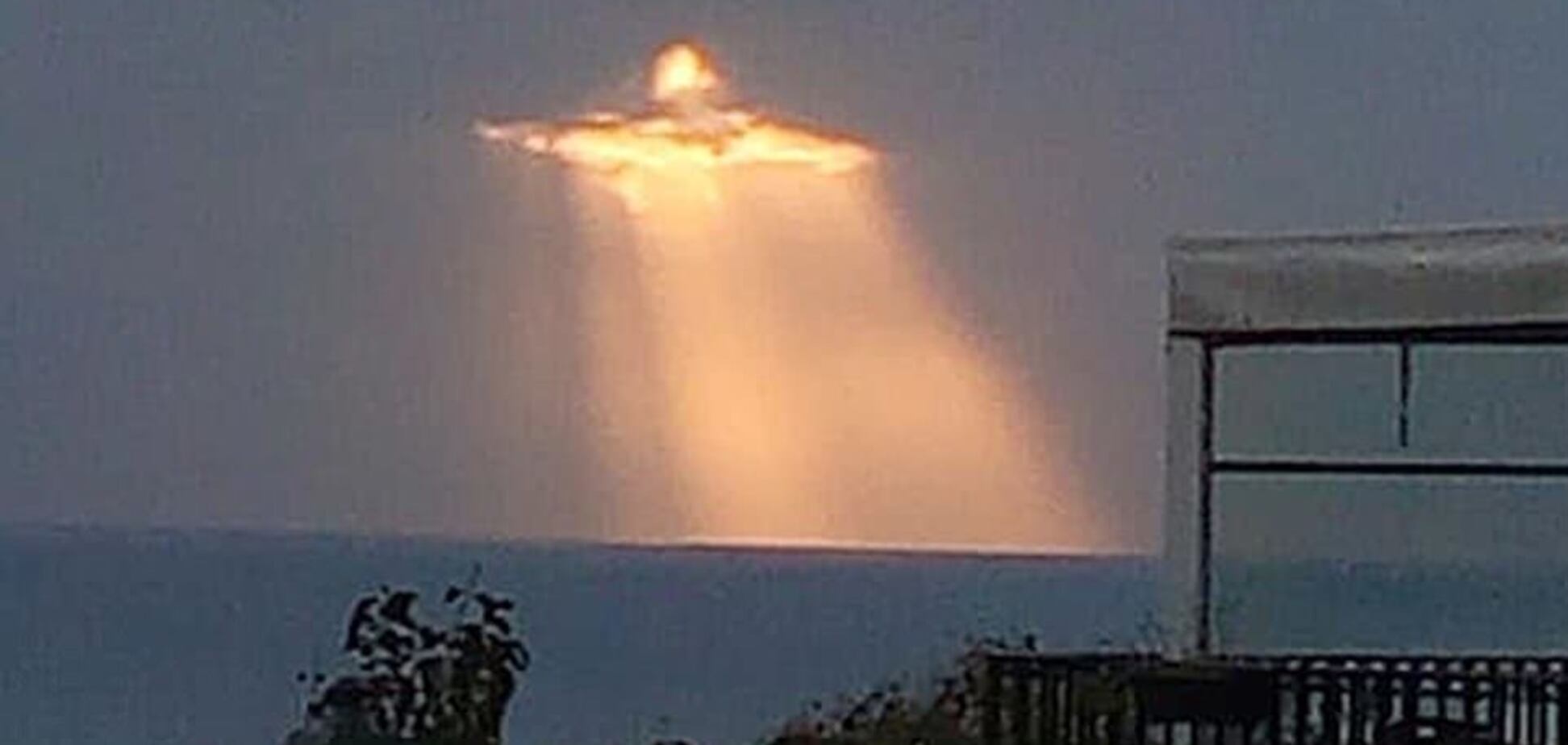 Нове пришестя? В Італії з неба з'явився образ Ісуса Христа. Фото