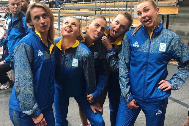 Українські тенісистки захопили мережу фото з вечірки перед супертурніром