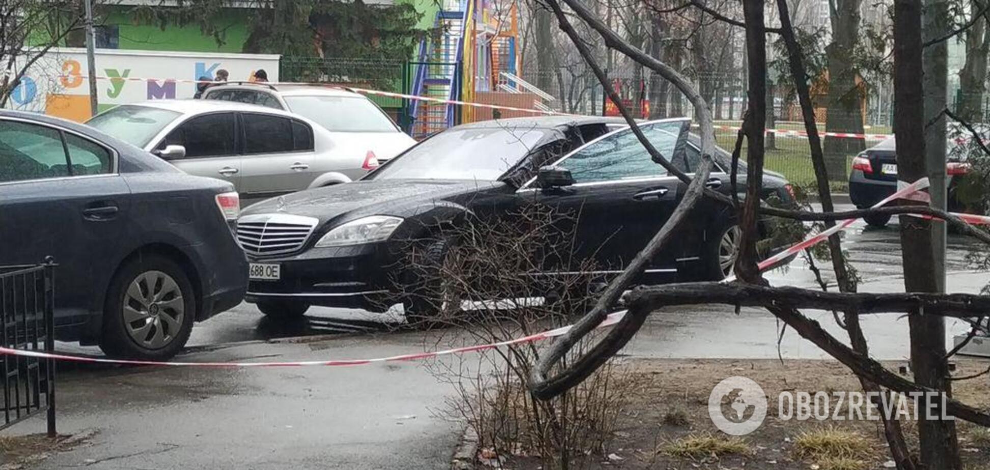 В Киеве посреди улицы произошла стрельба: погиб водитель элитного авто 