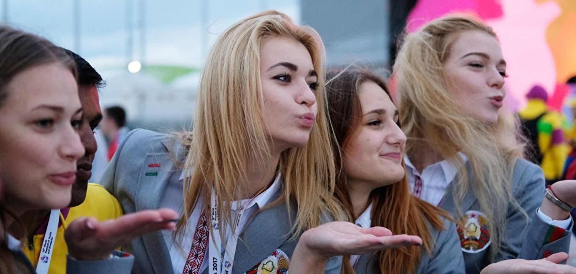 Девочки 'славно потрудились': в России студенты к 8 Марта сняли эротическое видео. 18+