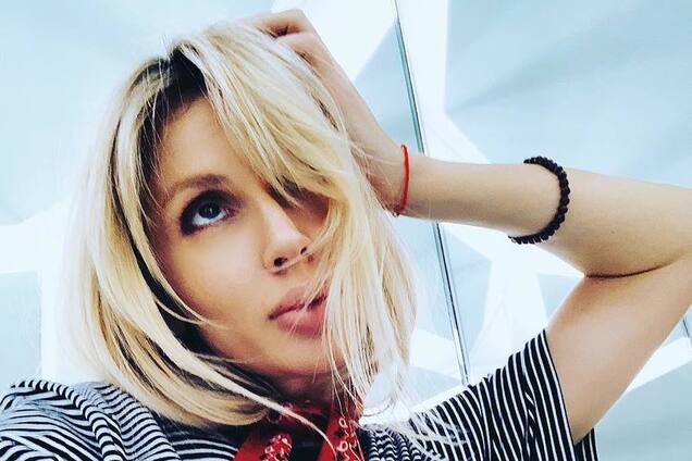 Лобода неожиданно рухнула на сцене во время концерта: момент попал на видео