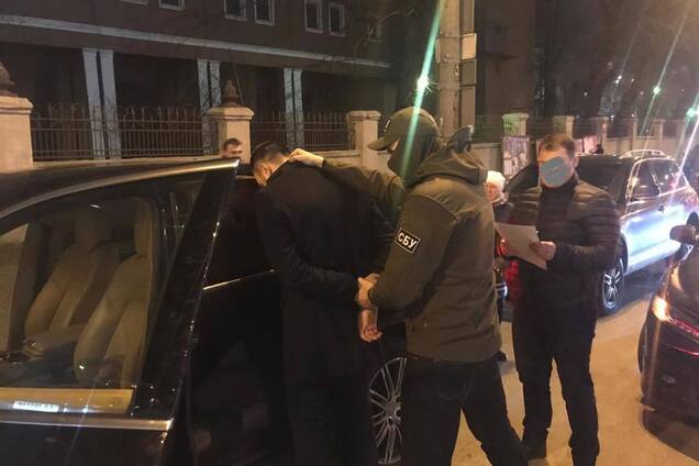 В Киеве арестовали топ-чиновника за крупную взятку