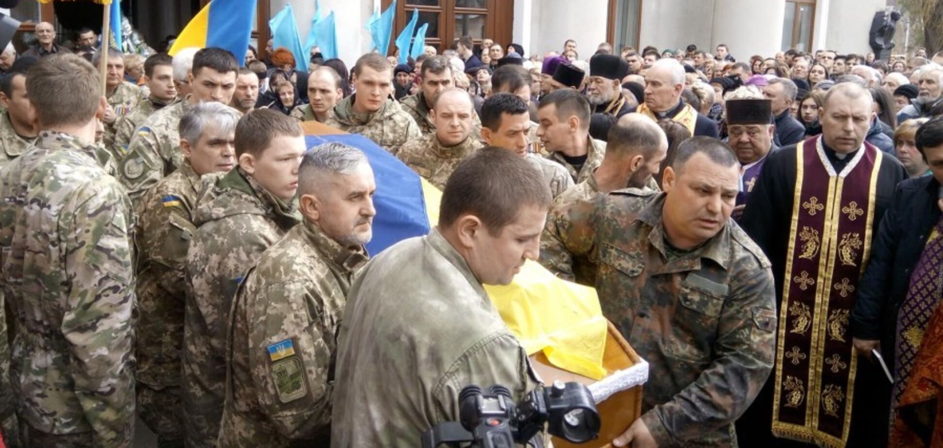 На Прикарпатье похоронили 19-летнего бойца ВСУ: фото и подробности