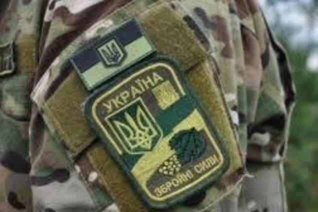 Прижался к дому посреди улицы: в Днепре произошла смертельная трагедия с военным. Фото и видео 18+