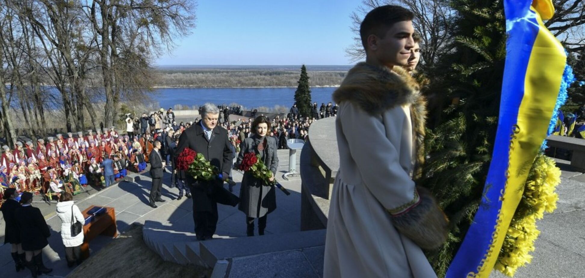 Порошенко вручил Шевченковские премии: имена лауреатов