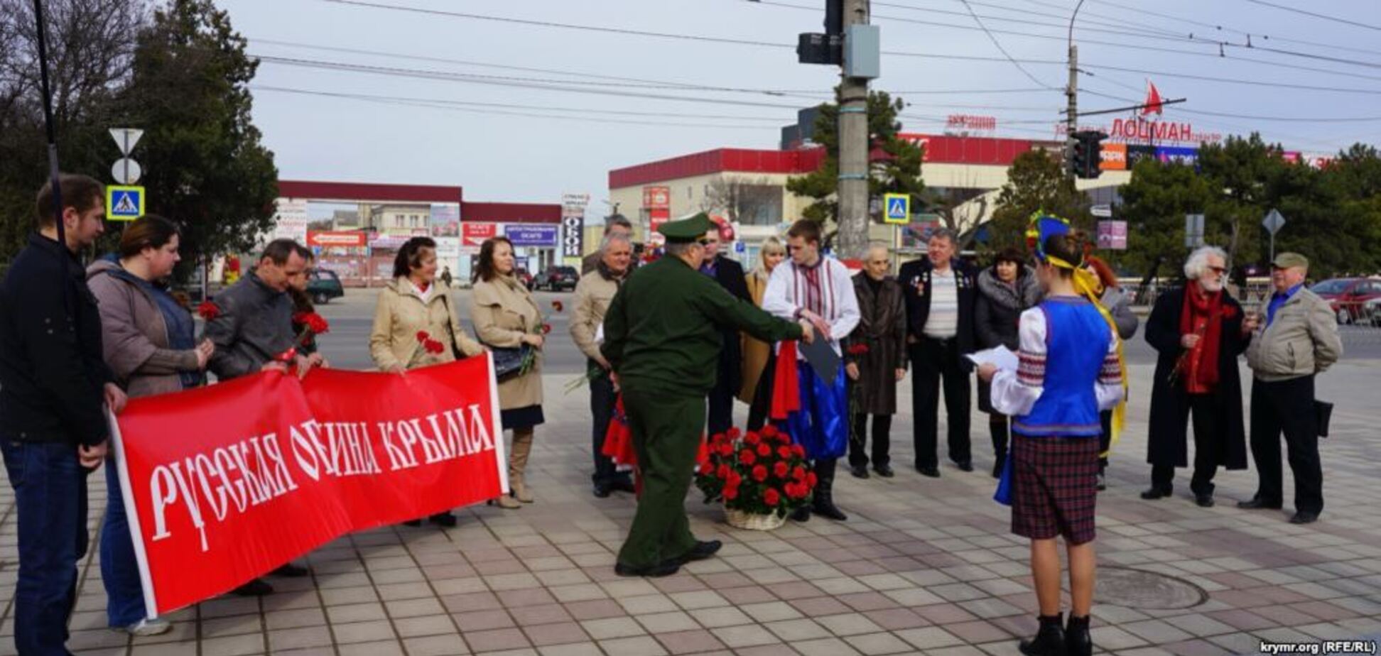 ''Б*ндерівці використовують'': в Криму влаштували проросійську провокацію з Шевченком