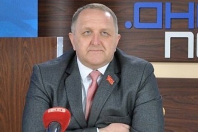 Прийшов із паспортом 'СРСР': на виборах у Дніпрі затримали чиновника-фаната Кремля