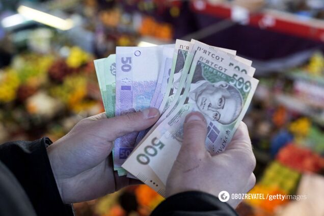 Половина доходов проедается: на что тратят зарплату украинцы