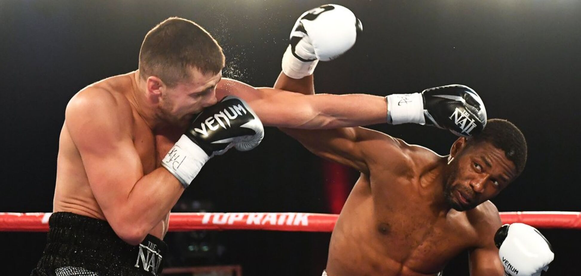 Симулянт? З'явилося перше відео з суперником Гвоздика після бою