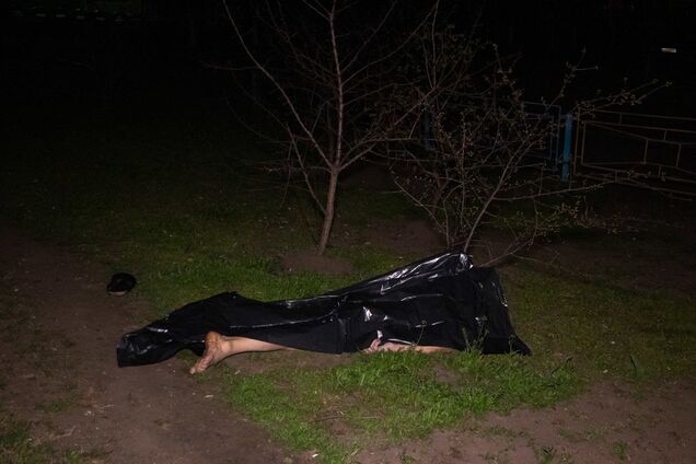 В одних трусах: в Киеве случилось смертельное ЧП с мужчиной. Видео 18+