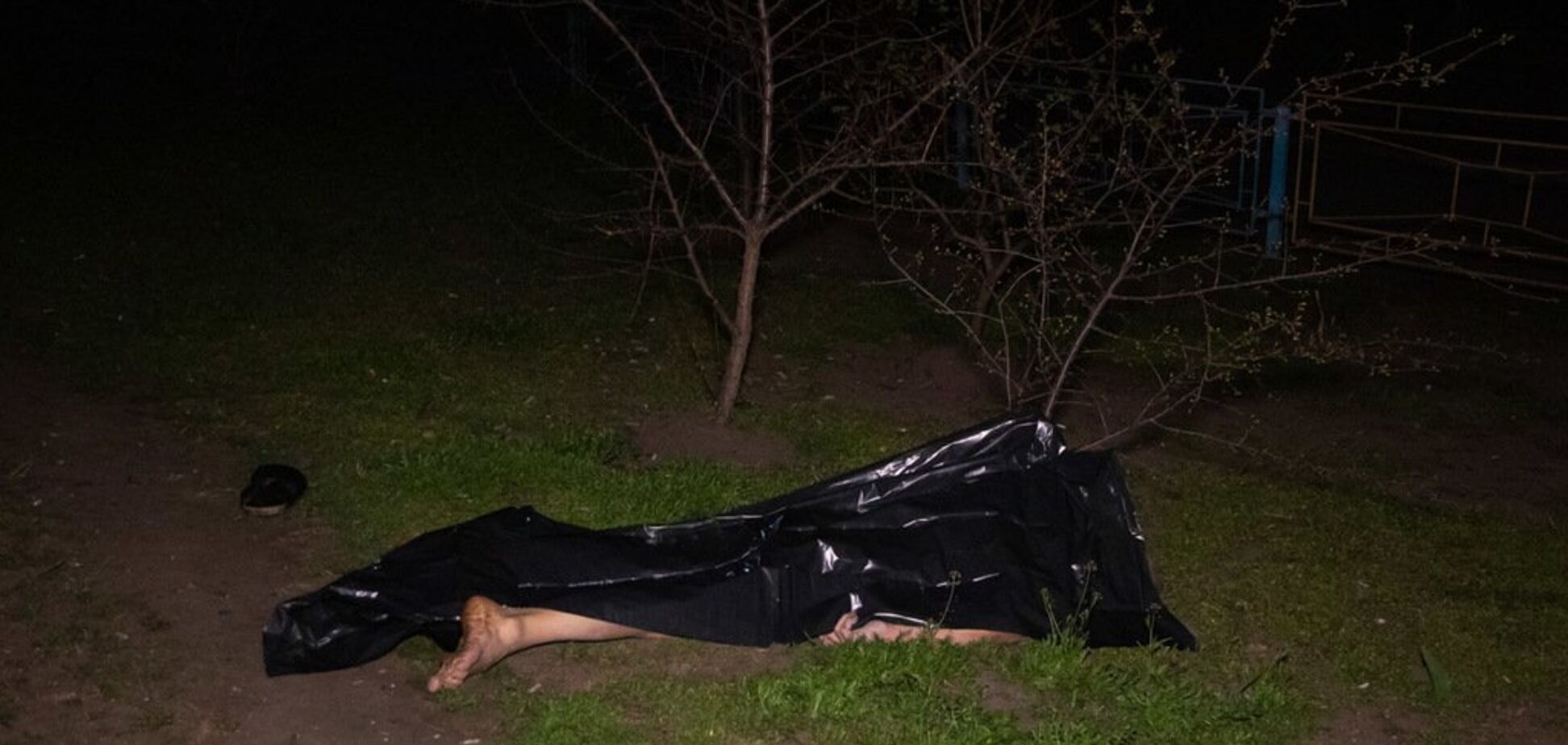 В одних трусах: в Киеве случилось смертельное ЧП с мужчиной. Видео 18+