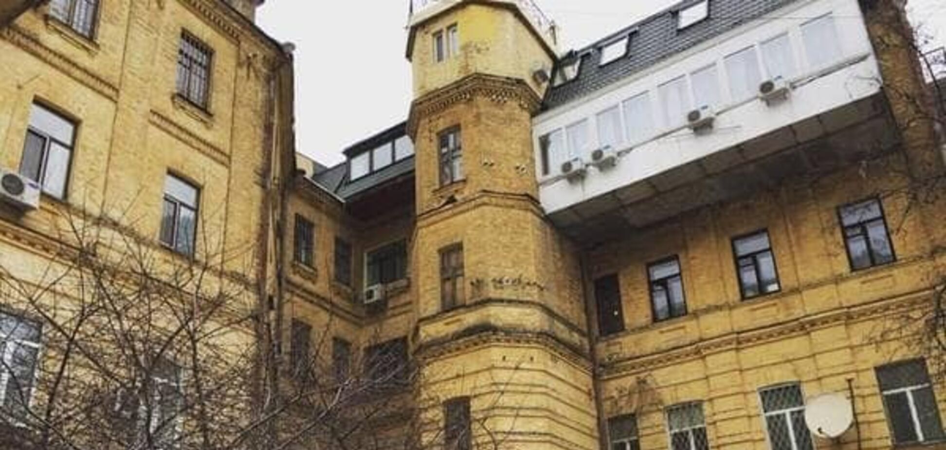 Давно пора! Запретят ли в Киеве портить исторические здания пристройками и горе-балконами?