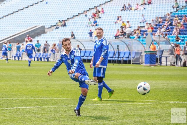 У мережі згадали, як Зеленський з казусом зіграв проти 'Динамо' - фотофакт