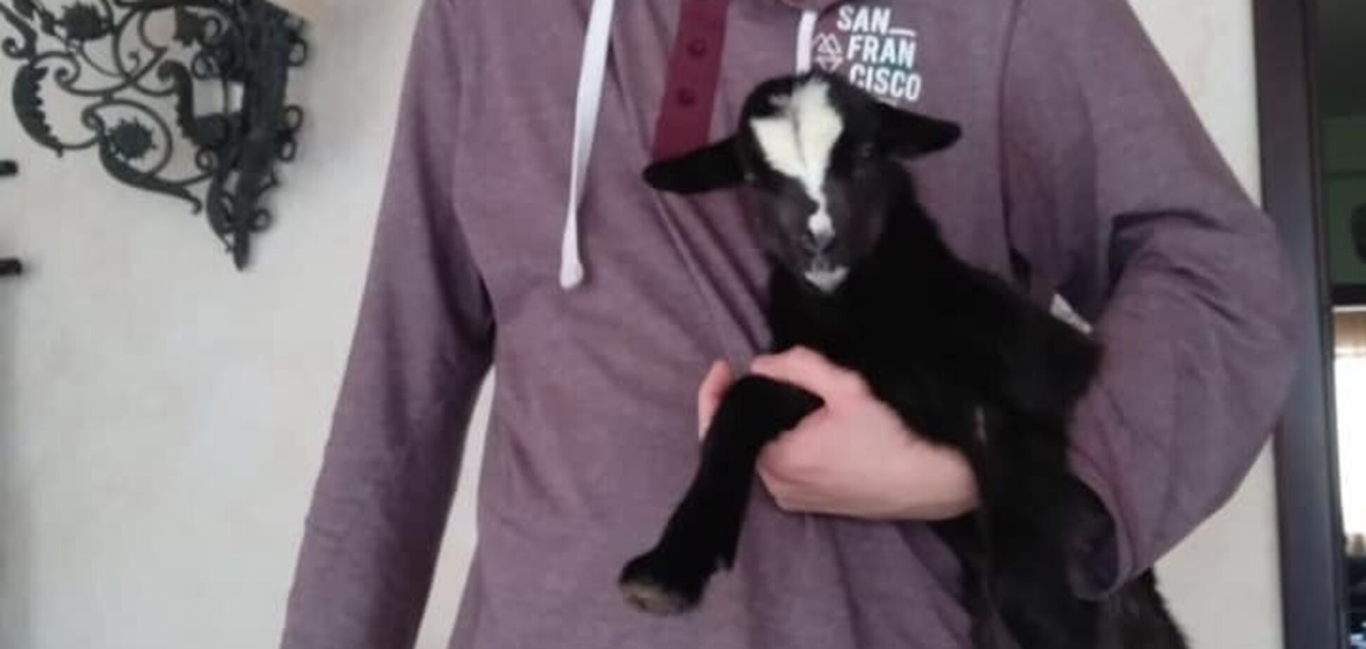 В Киеве загадочно исчез блогер и активист: его фото