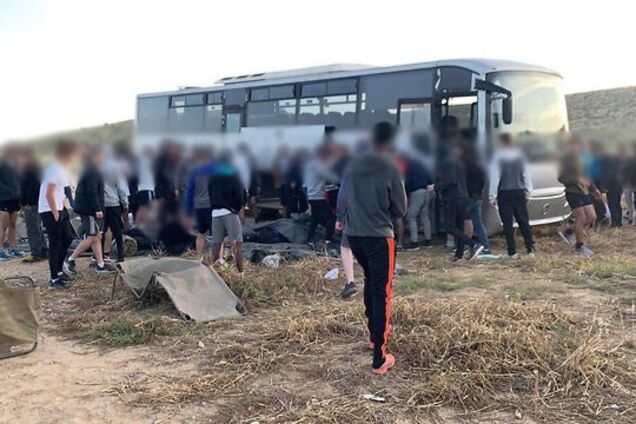 В Ізраїлі автобус врізався в натовп підлітків: перші фото з місця НП
