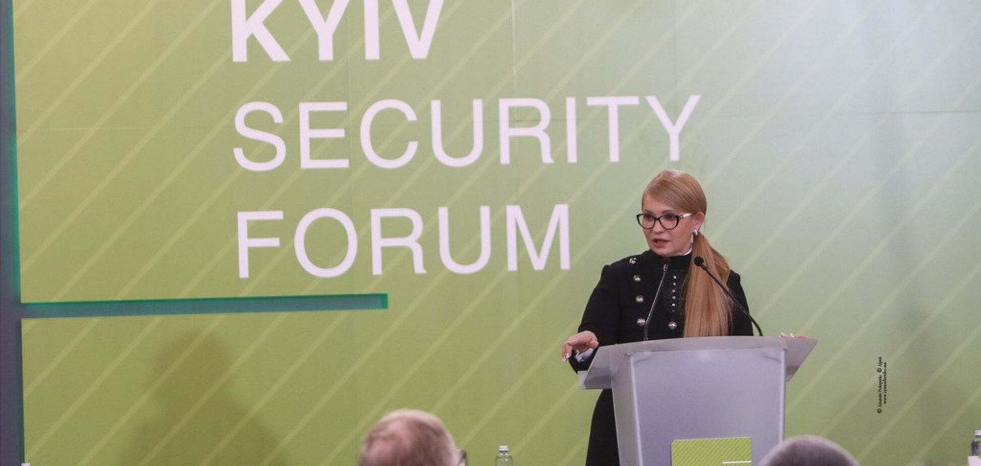 Тимошенко: смотрю с оптимизмом в будущее, но сейчас нам нужно засучить рукава