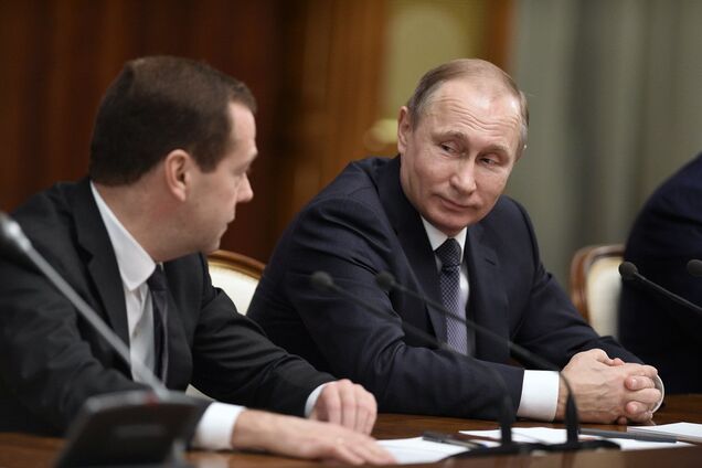 "Нива" и прицеп: Путин в декларации оказался беднее Медведева