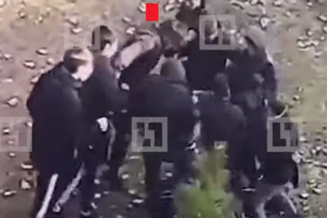11 на одного: в России толпа зверски избила школьника. Видео