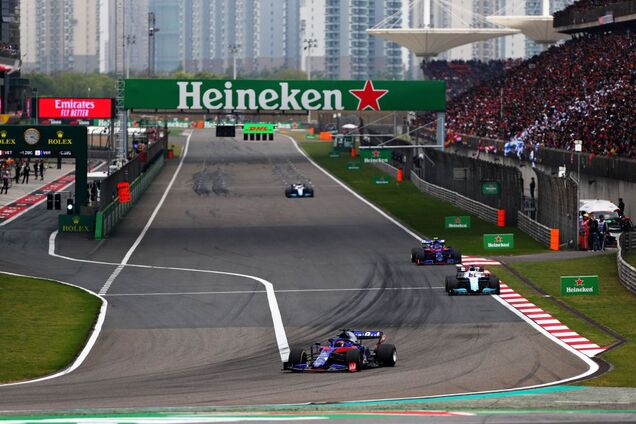 Лучший гонщик России устроил аварию на Формуле-1