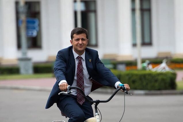 Зеленский рассказал, почему пока не ездит на велосипеде