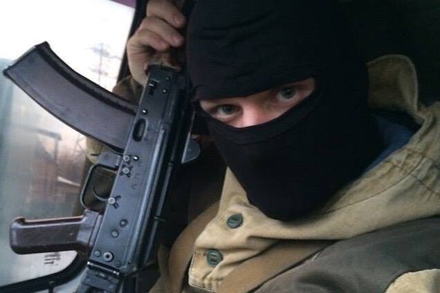 "Щеголял с оружием в руках": на Донбассе поймали опасного террориста "ДНР"