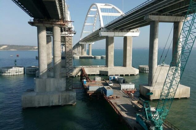 Кримський міст: окупанти несподівано зібралися запустити перший потяг