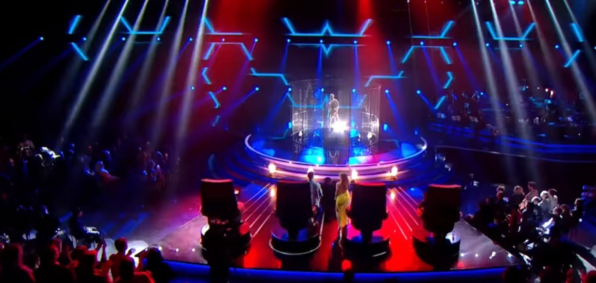 Участник Нацотбора на 'Евровидение' зажег на 'Голосе країни' с хитом KAZKA