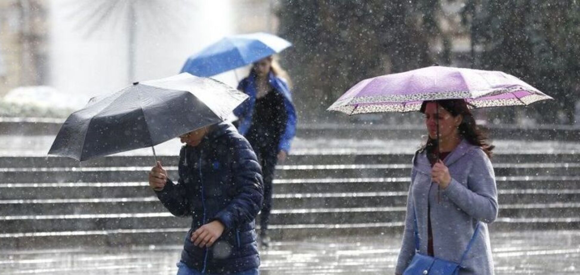   Шквалы, дожди и снег: синоптики уточнили прогноз погоды в Украине