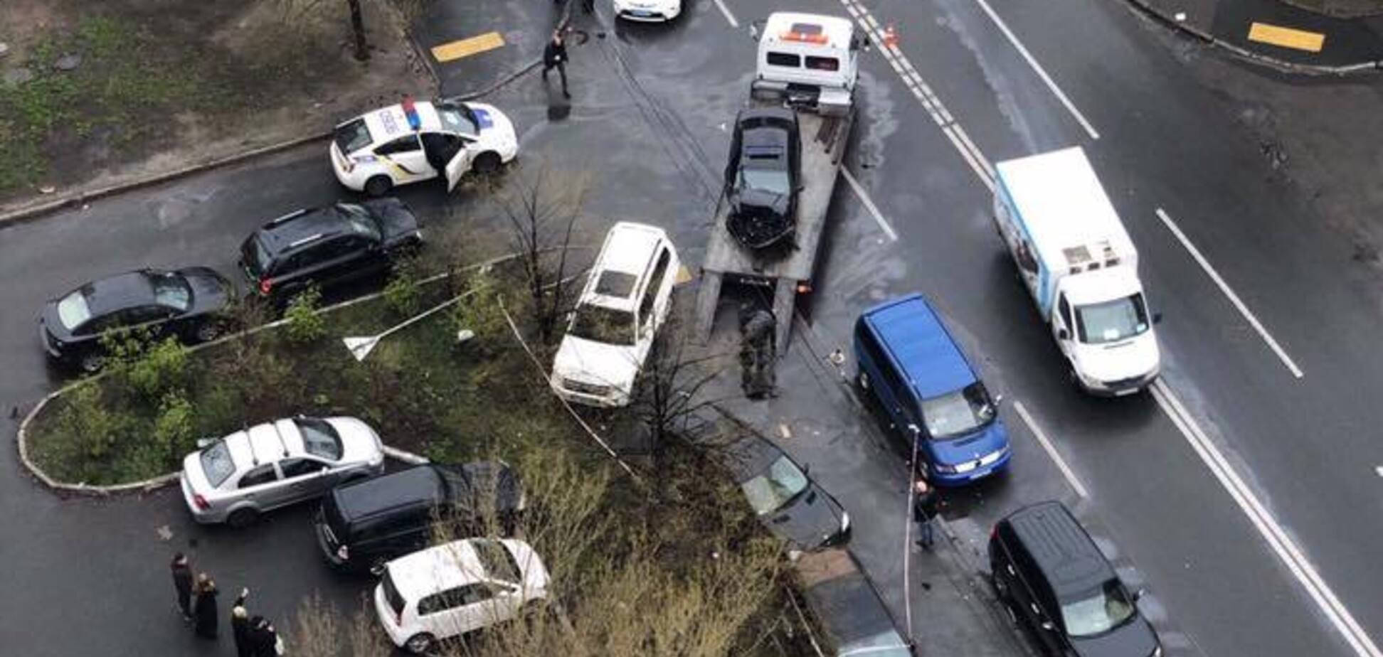 Хотели устроить самосуд: в Киеве водитель авто разбил 4 машины