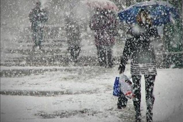 Дощі зі снігами: синоптики дали невтішний прогноз по Україні