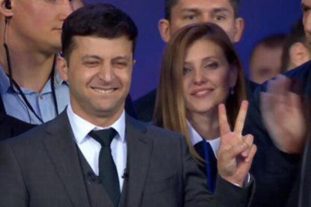 Зеленского подловили на кривлянии во время гимна Украины: видео