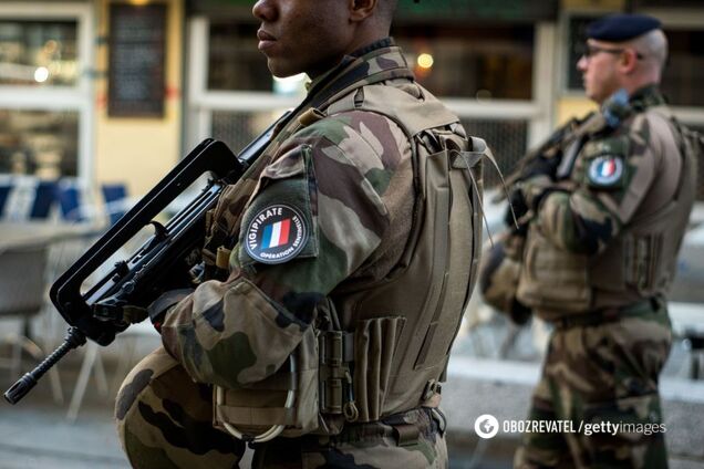 Макрон направил к границе России танки и сотни наемников: что происходит