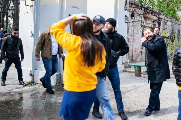 Известного нардепа облили фекалиями в Одессе: фото, видео