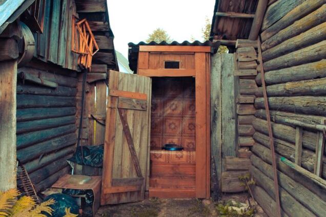 'Так було, є і буде': в Росії 20% населення замість туалету користуються вигрібною ямою