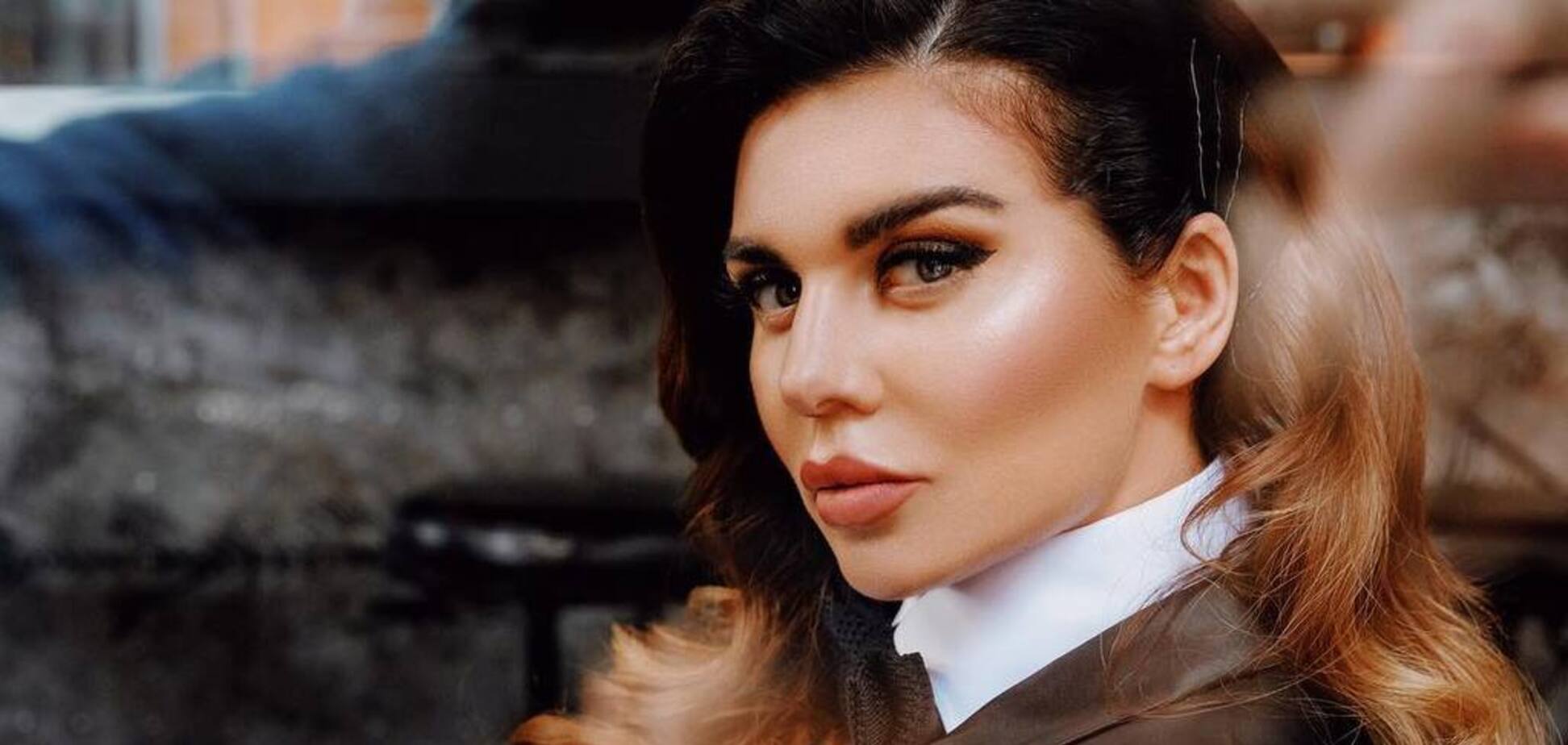 Седокову засняли танцующей на столе в баре Москвы: видео