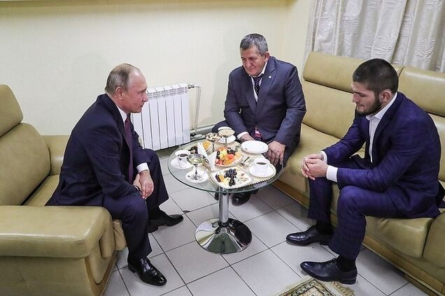 'Мы окружены': Хабиб пересказал свой разговор с Путиным