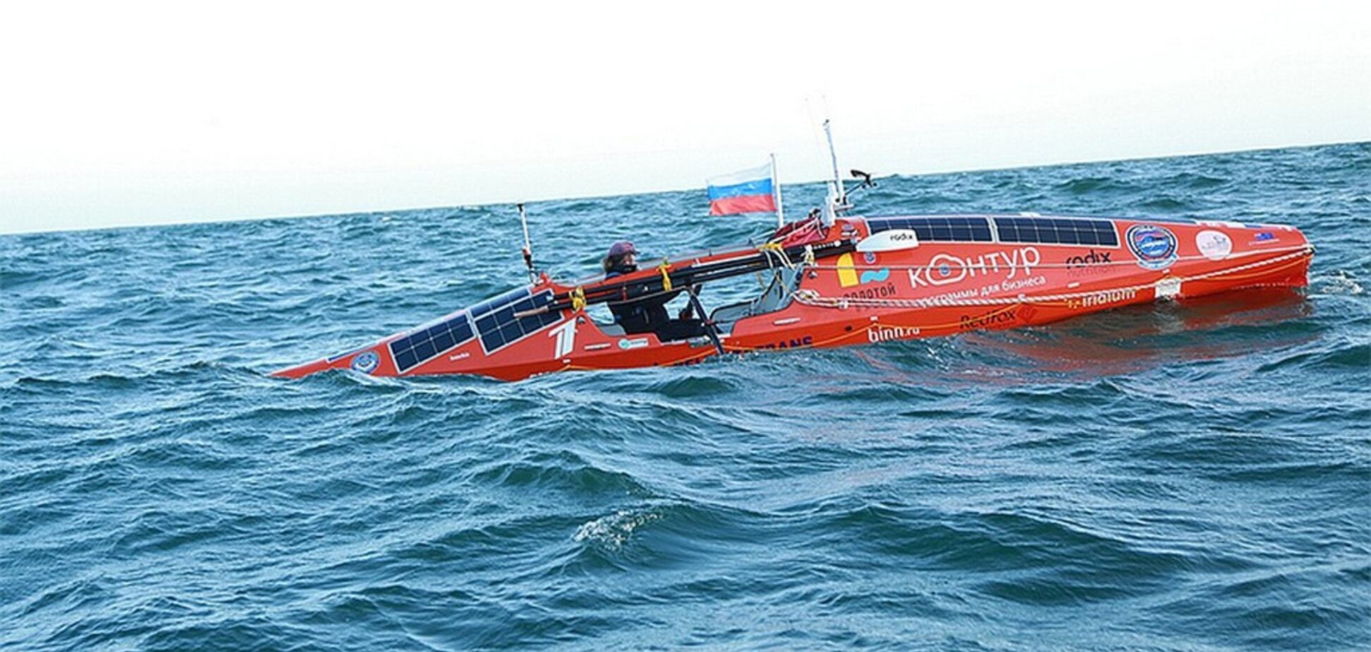 Лодка перевернулась трижды: известный путешественник попал в новое ЧП в океане