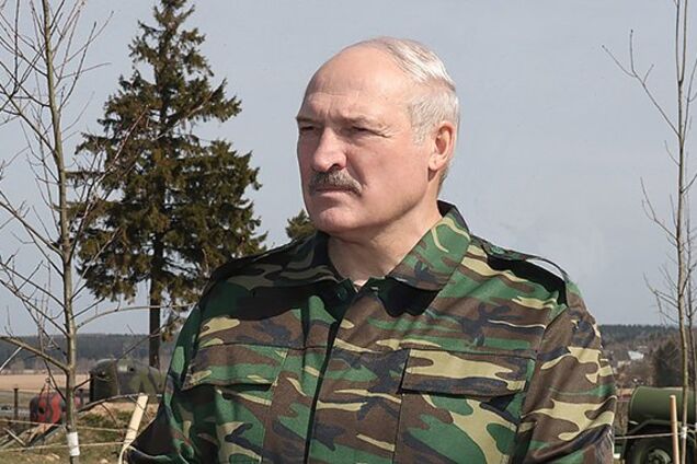 "Будемо в одних окопах": Лукашенко назвав Росію захисницею Білорусі