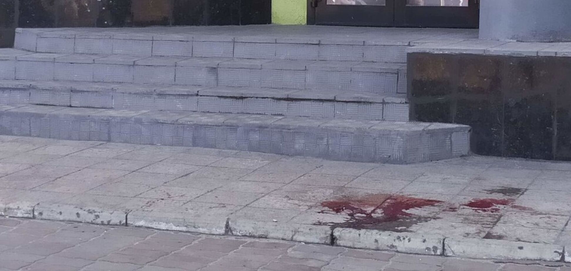 У Кам'янському розстріляли авто активіста: постраждали перехожі