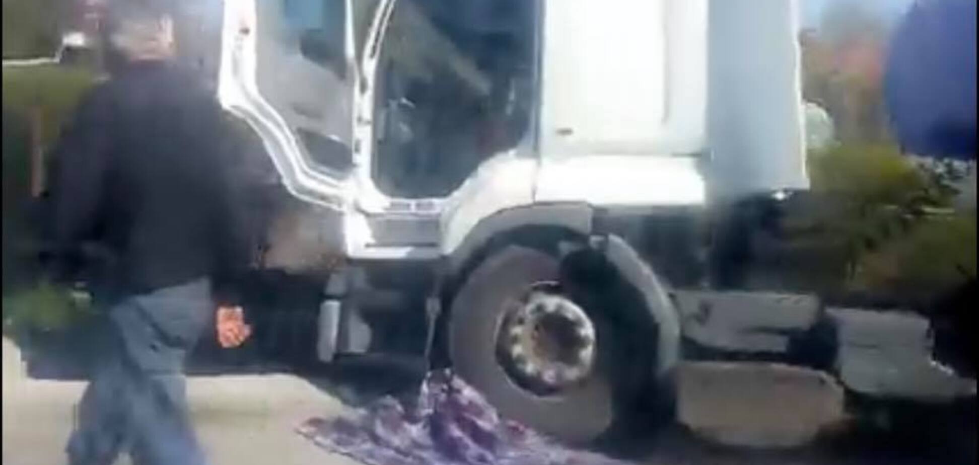 Тягнула тіло сім метрів: на Львівщині вантажівка на смерть збила дитину