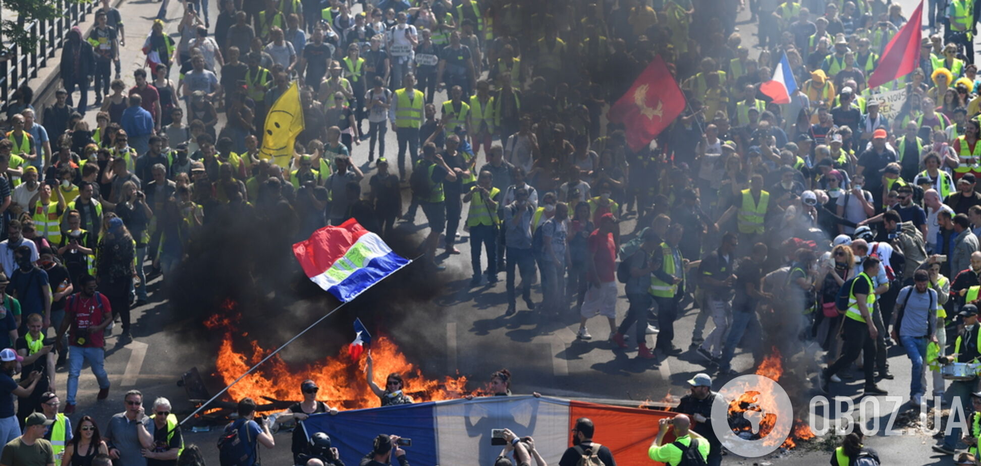 Десятки задержанных: 'желтые жилеты' устроили во Франции массовые беспорядки. Онлайн-трансляция