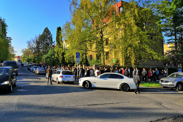 'За полчаса до открытия!' В странах ЕС невероятный ажиотаж из-за выборов президента Украины