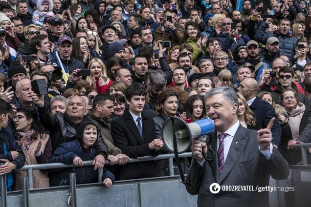 "Кращий за 100 років!" Українці у мережі подякували Порошенку
